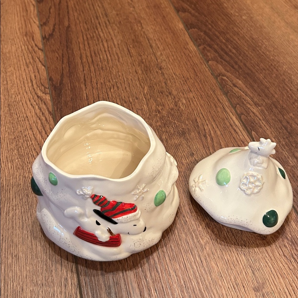 Snoopy’s Christmas Candy Jar by Lenox 2004 - Picture 3 of 6